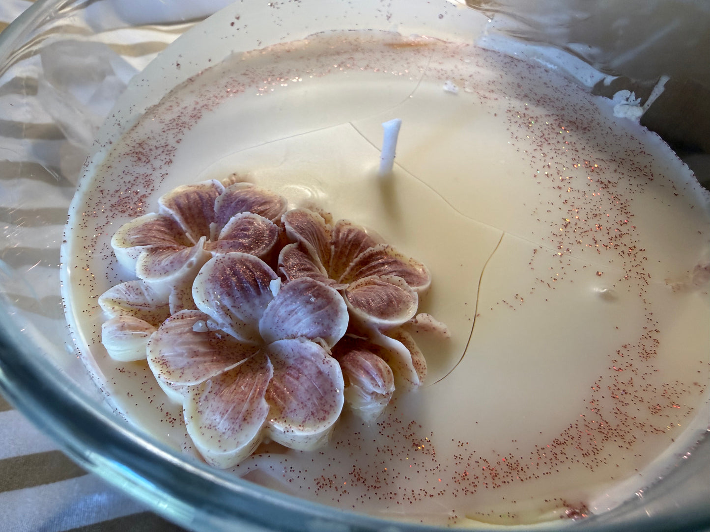 🌺 Hawaiian Flower Candle